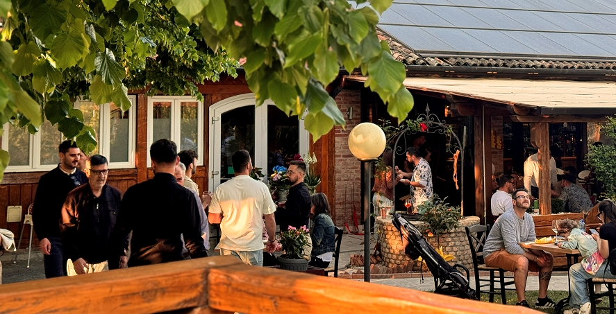 Restaurant outdoor terrace